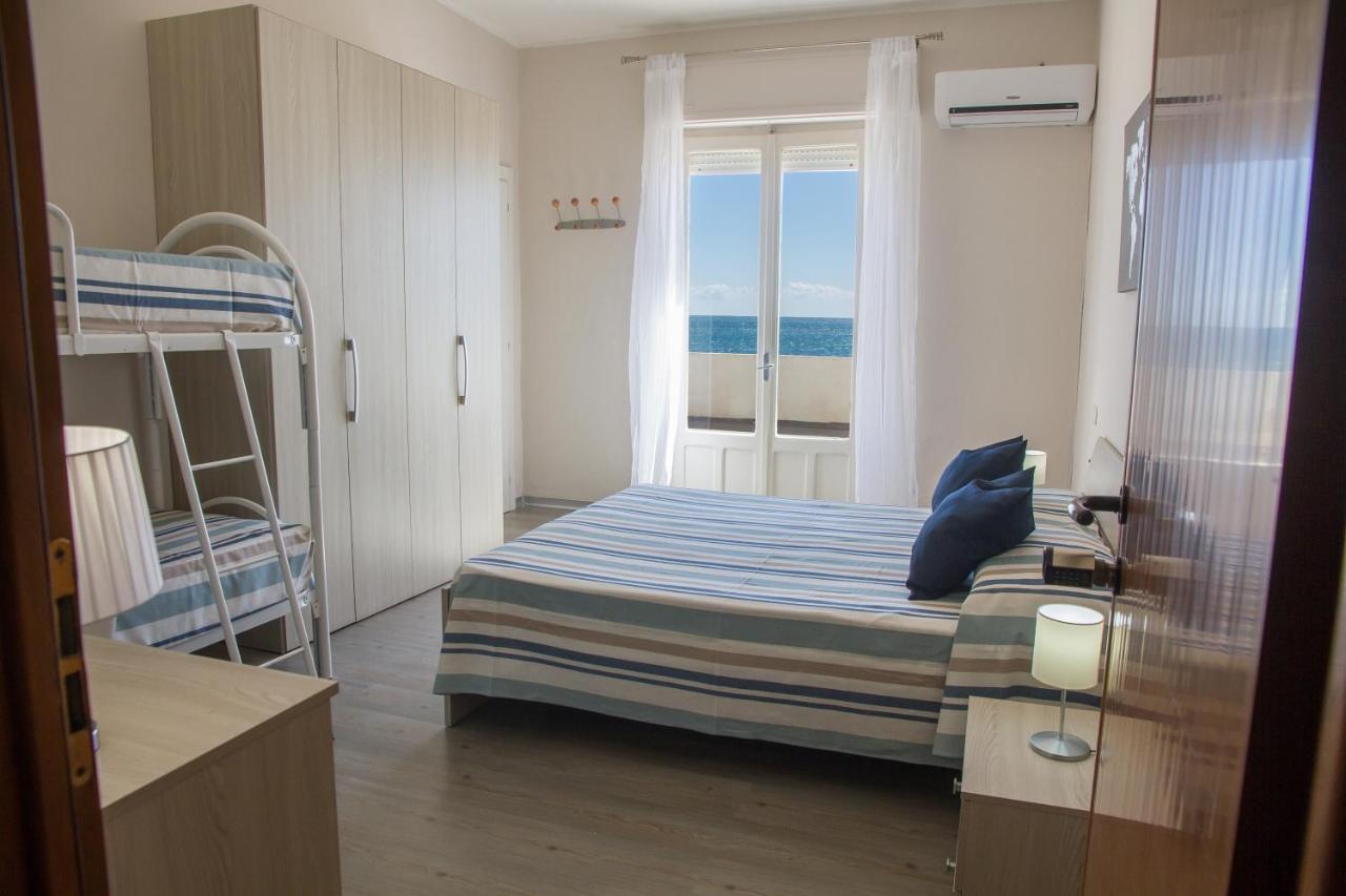 Bluriva Hotel Cirò Marina 外观 照片