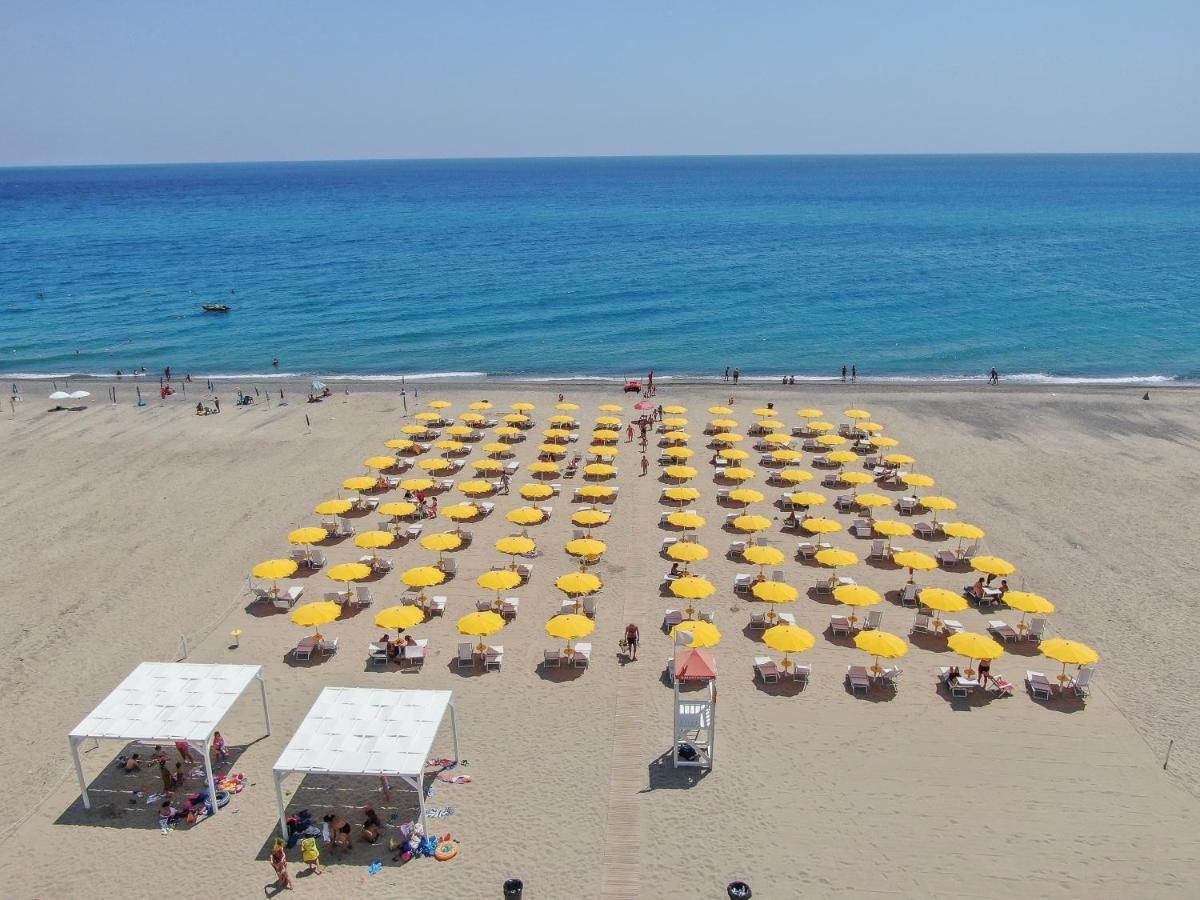 Bluriva Hotel Cirò Marina 外观 照片